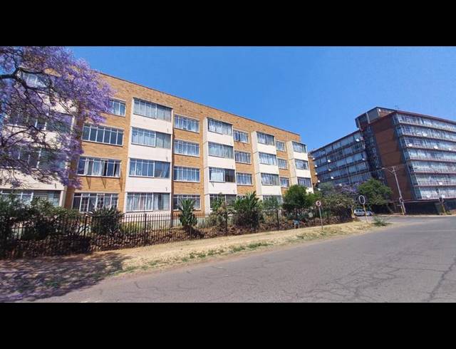2 BEDROOM APARTMENT FOR SALE IN SUNNYSIDE